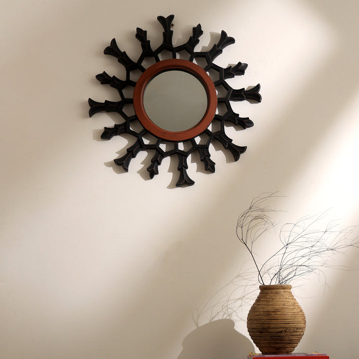 Specchio da parete a raggiera in legno metallico