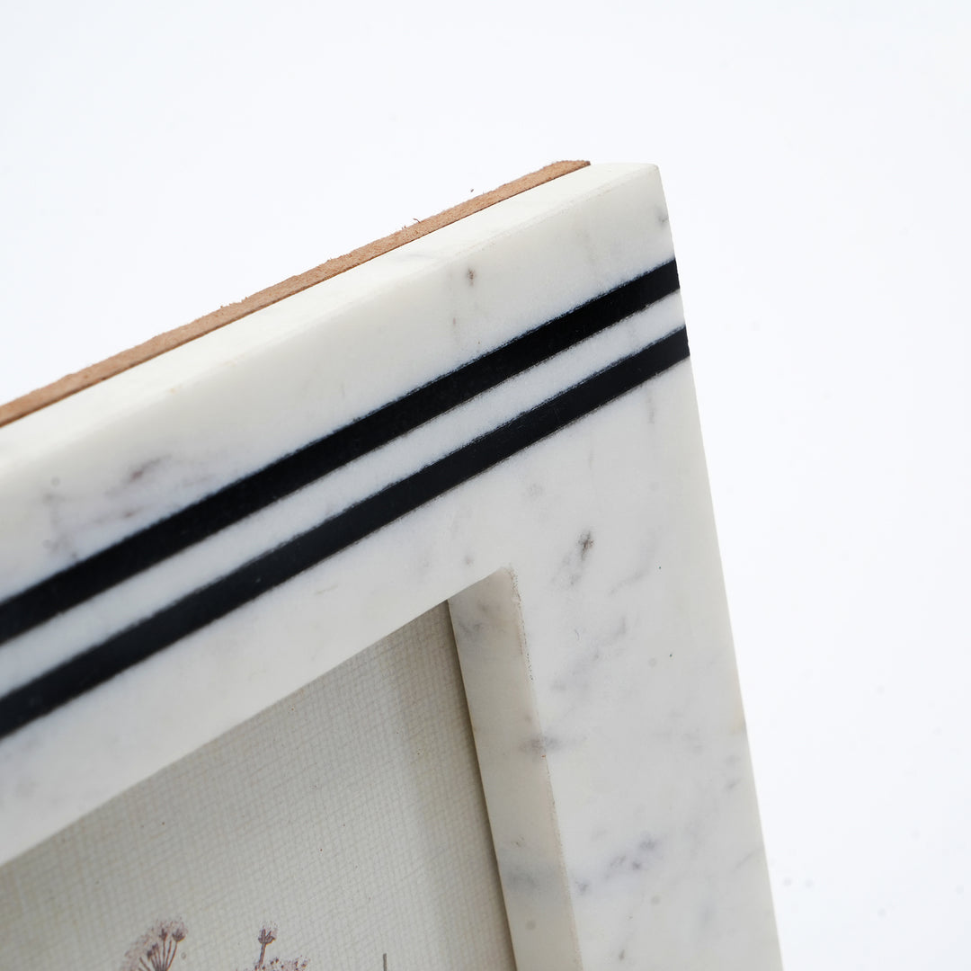 Rhaenyra 6x4 Natural Marble Picture Frame - Elegant Stone Photo Display for Desk, Shelf, Home Decor Gift