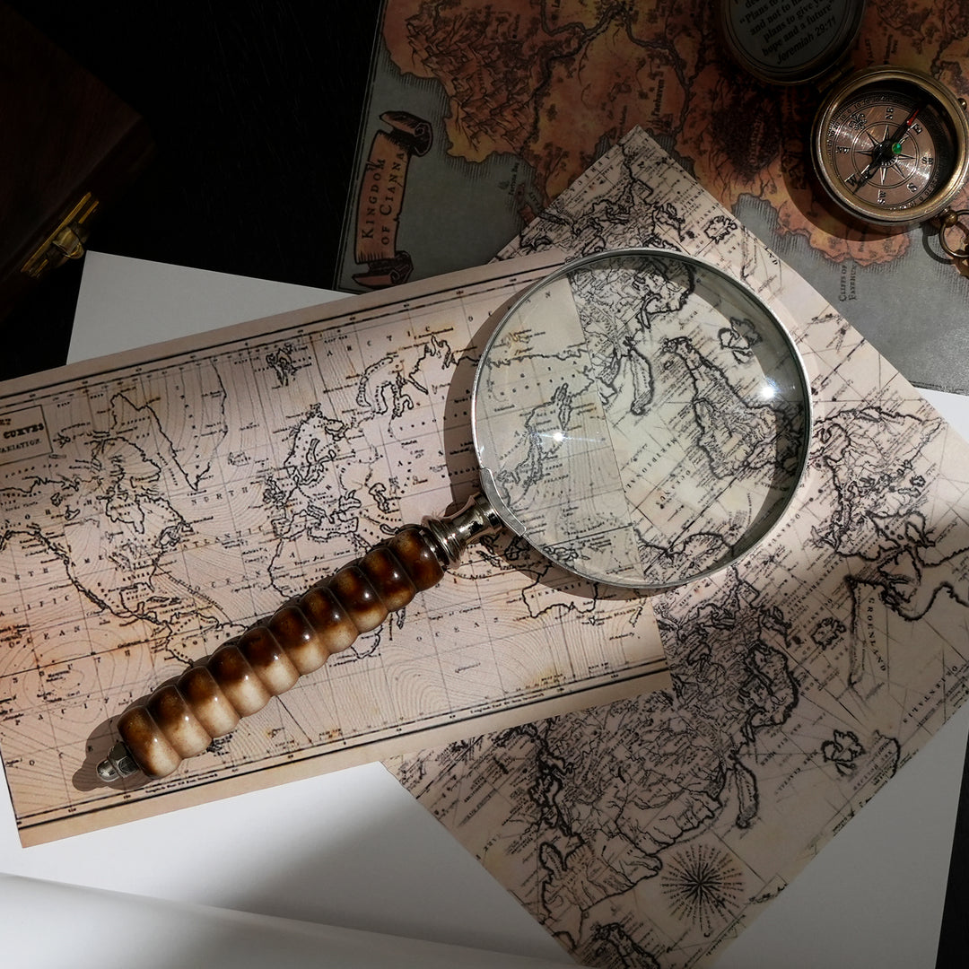 Elegant Resin Handle Magnifying Glass with Steel Frame | Brown