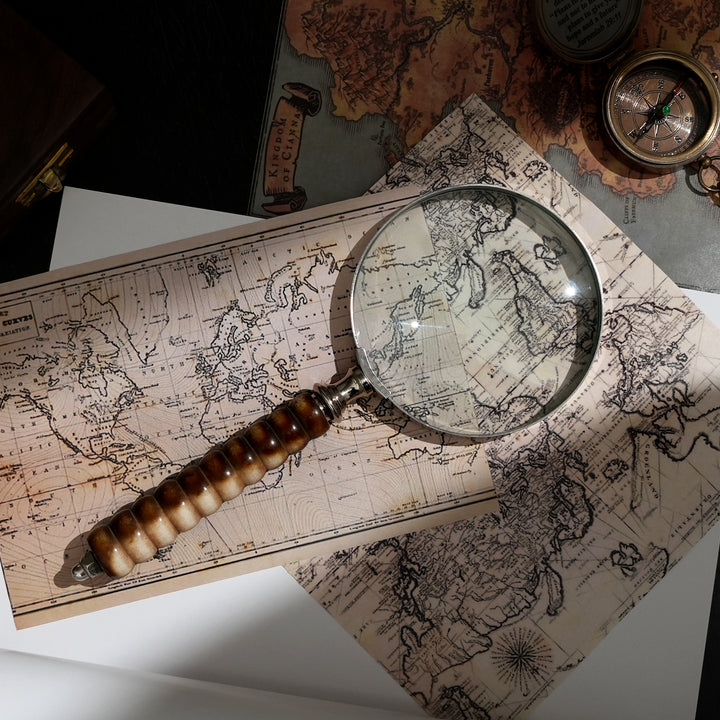 Elegant Resin Handle Magnifying Glass with Steel Frame | Brown