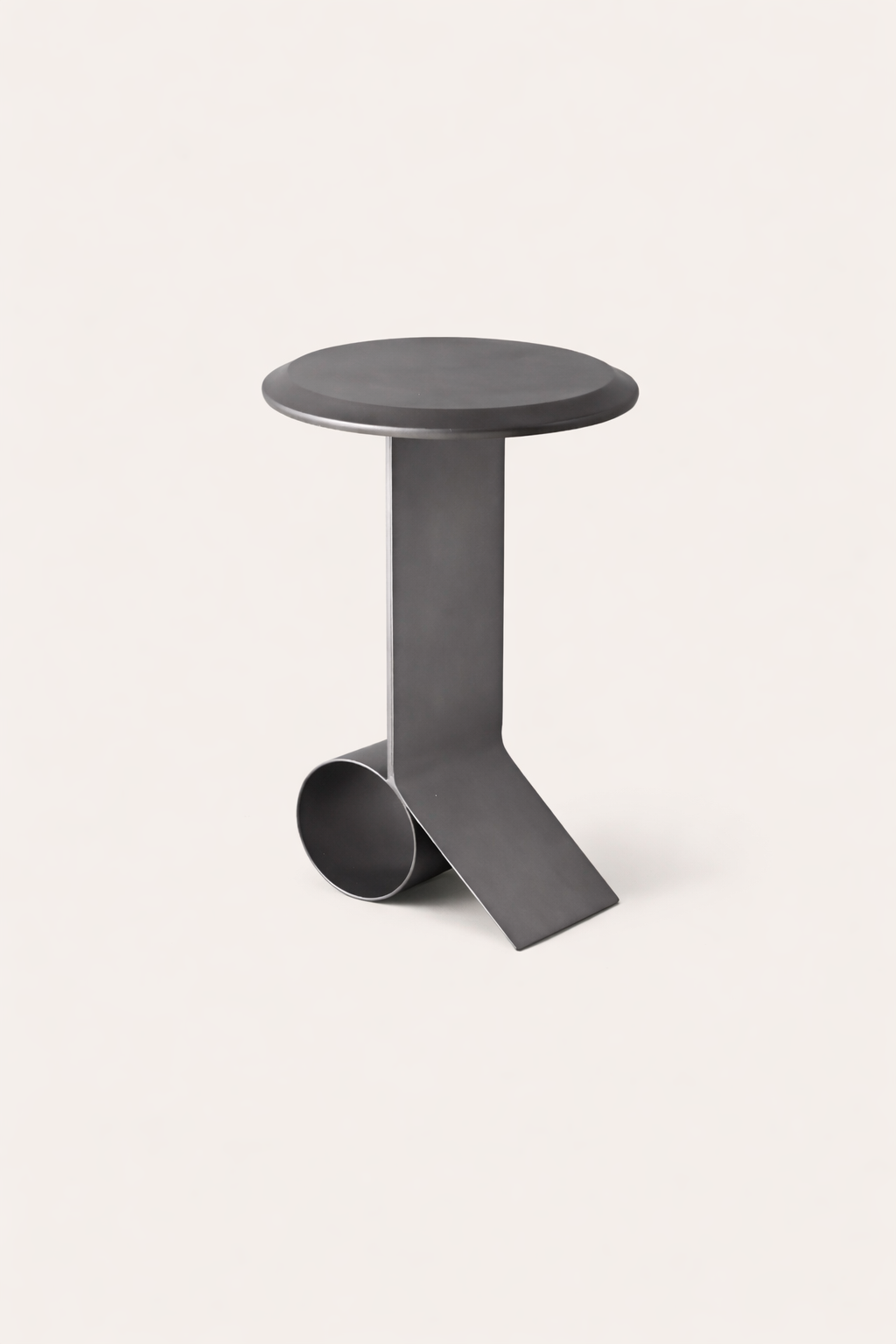 Solree Iron Side Table – Black Powder Coated Modern Accent (55 cm)