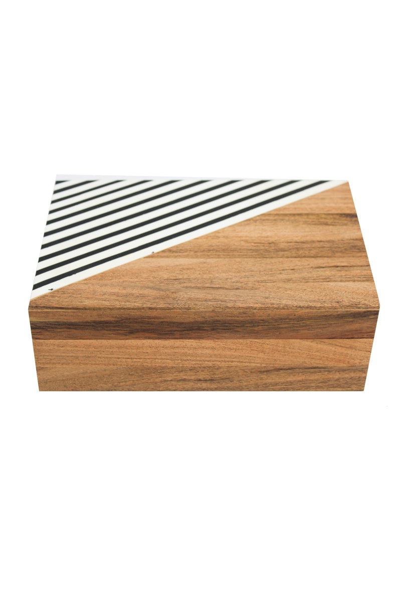 Scatola in Legno e Resina – Stoccaggio Elegante con Raffinatezza Naturale