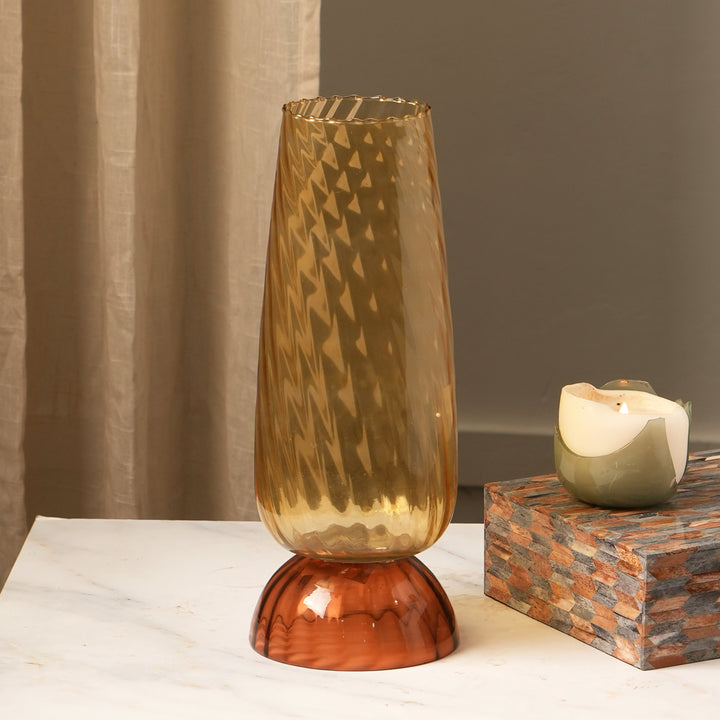 Splendide vase en verre avec base et effet tourbillon optique - option de couleur 2