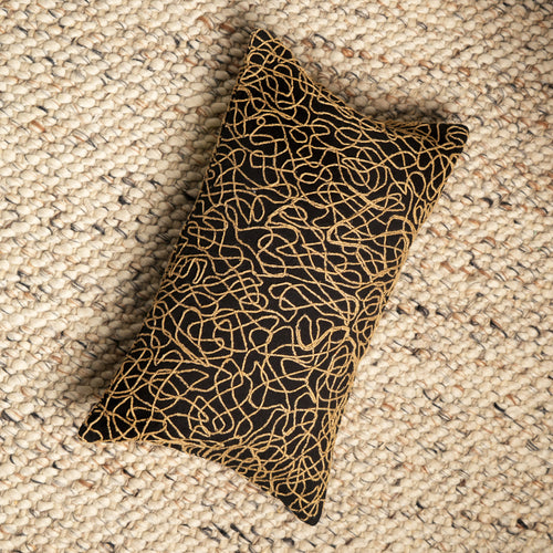 Charrue à battants 100 % coton avec broderie Dori partout.                                                 Base noire avec toile de jute couleur Dori