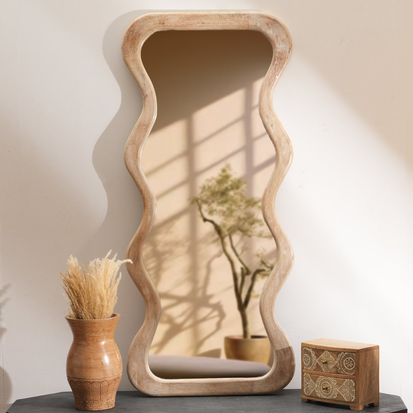 Scalloped Frame Mirror with Wood and MDF Border – ExpobazaarEU