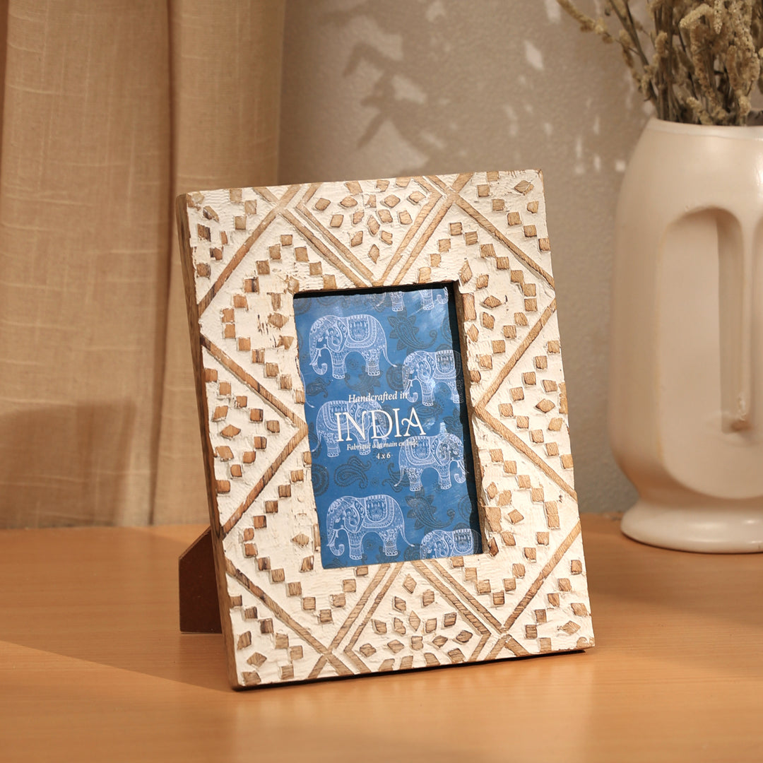 Hand-Carved Wooden Photo Frame – 4×6 Inch