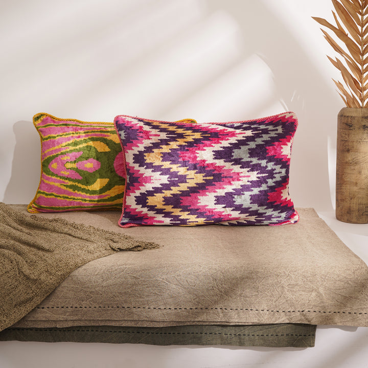 HOUSSE DE COUSSIN IMPRIMÉE EN COTON VISCOSE AVEC PIPING
