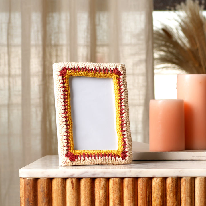 Golden Amber Beaded Elegance Photo Frame 4×6 Inch – Artisan Décor