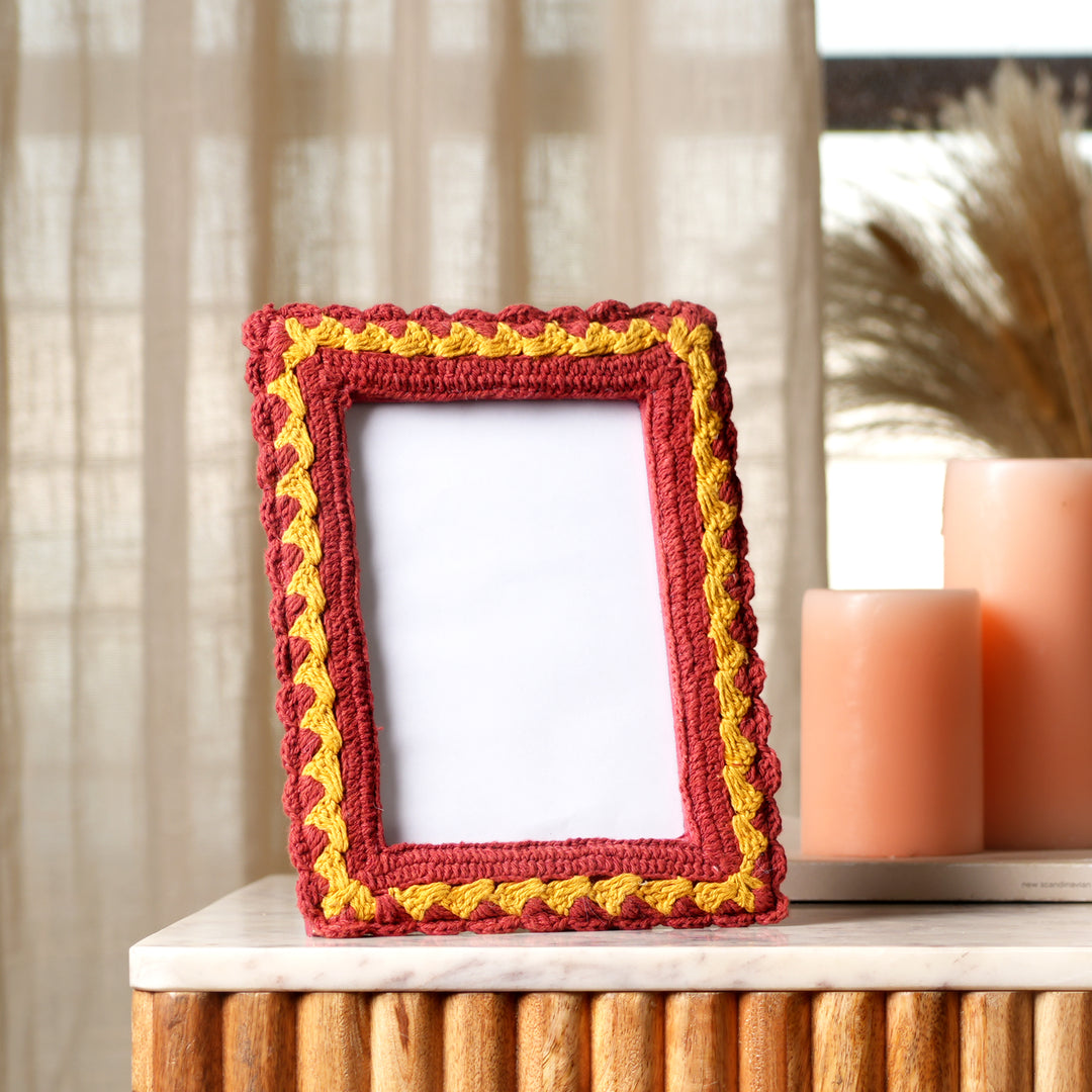 Amber Harvest Crochet Photo Frame 5×7 Inch – Orange & Pink