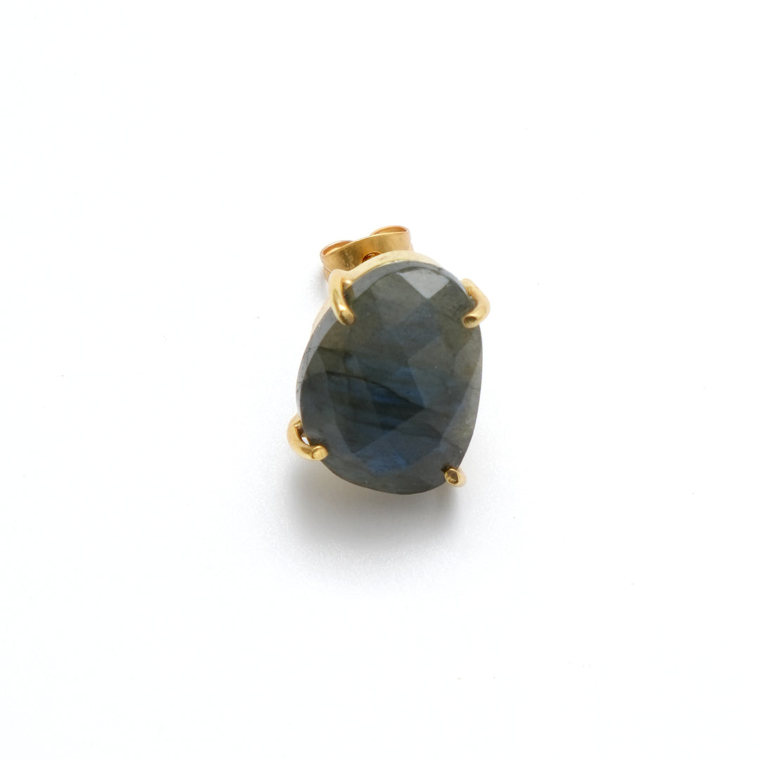 Aurora Stone Stud Earrings – Iridescent Shine