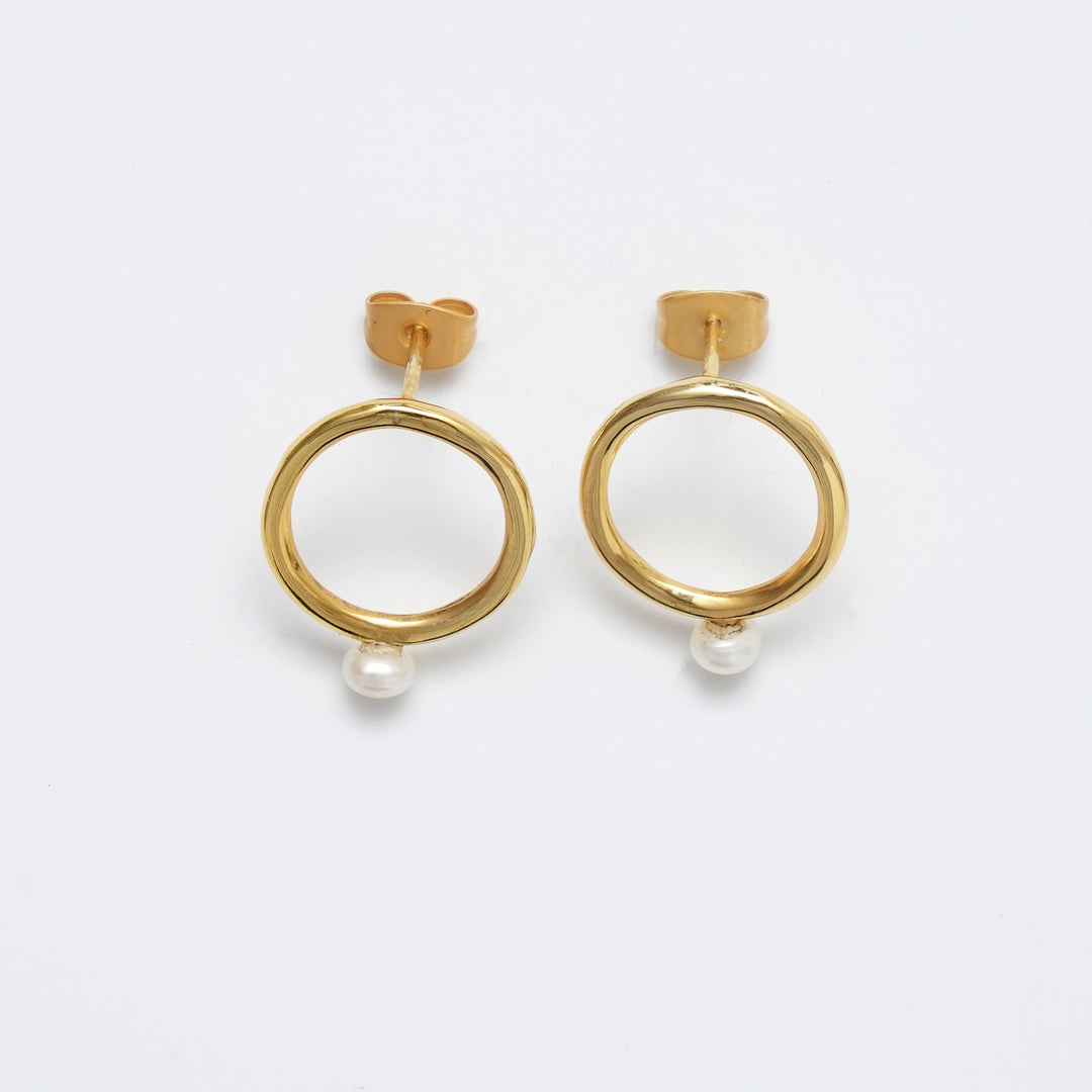 Pearl Hoop Earrings – Classic Elegance
