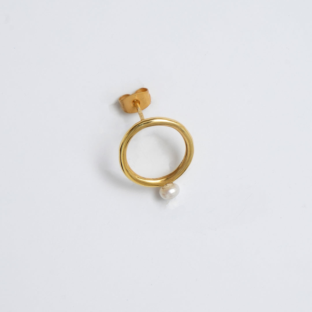 Pearl Hoop Earrings – Classic Elegance