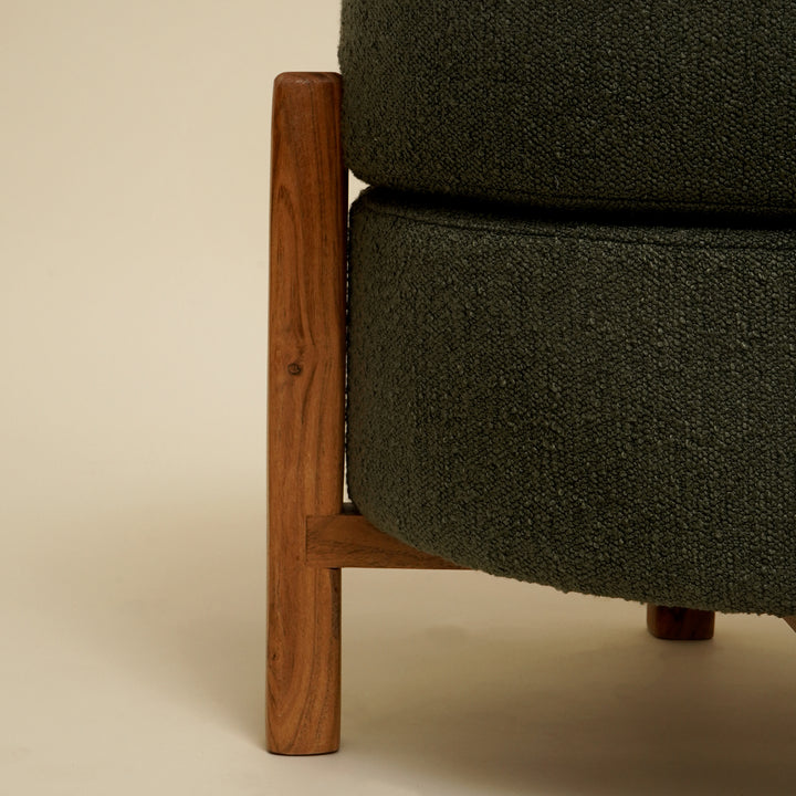 Pouf en bouclé retourné en bois rembourré - Marron clair