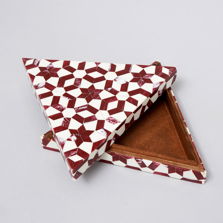BOÎTE TRIANGLE MOTIF GÉOMÉTRIQUE