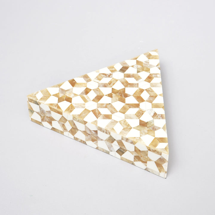 BOÎTE TRIANGLE MOTIF GÉOMÉTRIQUE