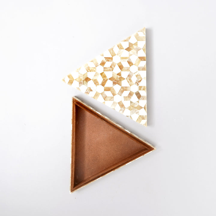 BOÎTE TRIANGLE MOTIF GÉOMÉTRIQUE