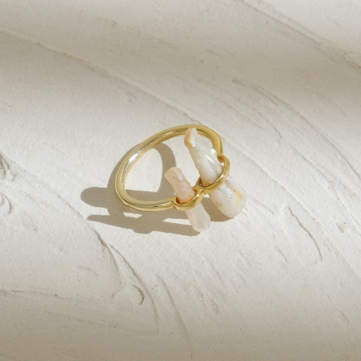 Pearl Ring – Opulent Luxury Design