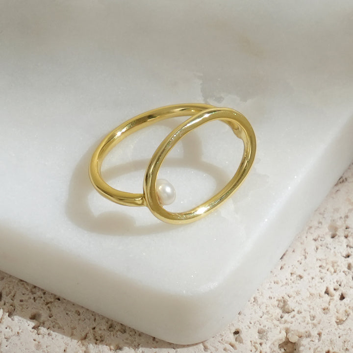 Gold Ring – Pearl Embrace Design