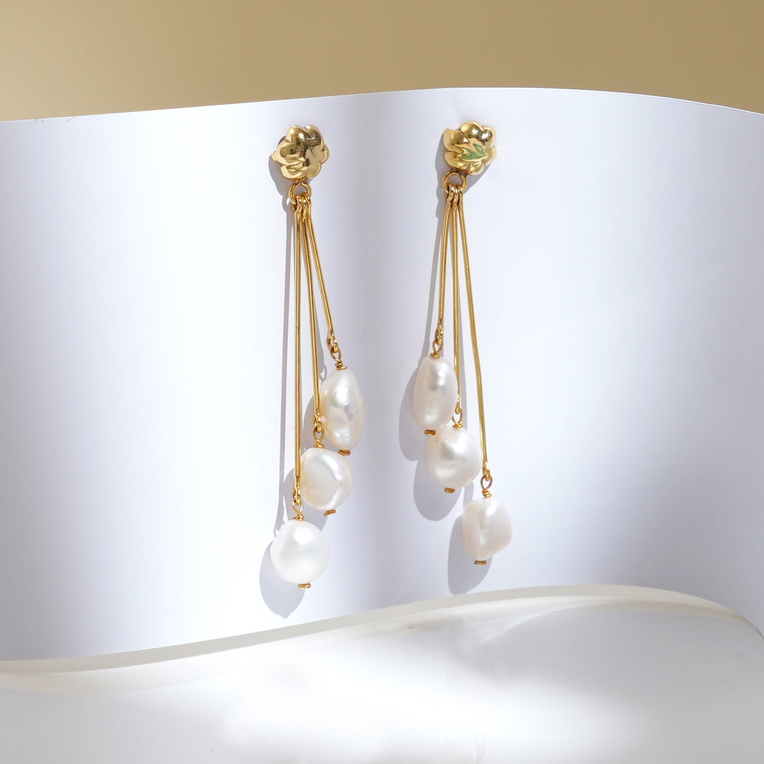 Elegant Pearl Drop Earrings – Classic Design