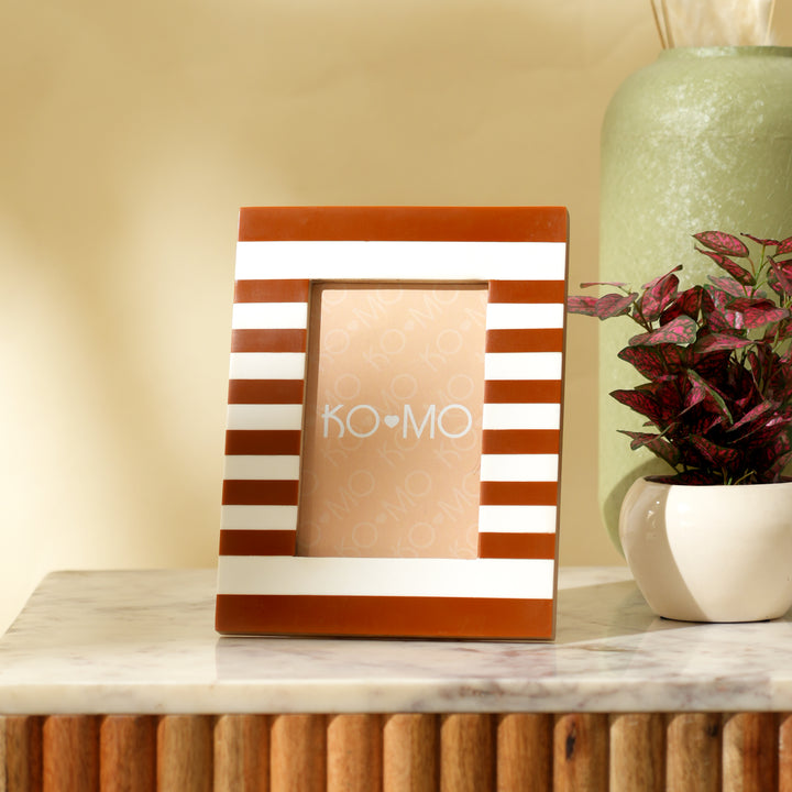 Brown Striped Resin Photo Frame 4x6 Inch Modern MDF Décor