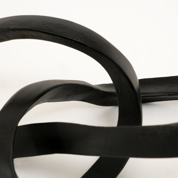 Interlocking Loop Aluminium Sculpture – Black