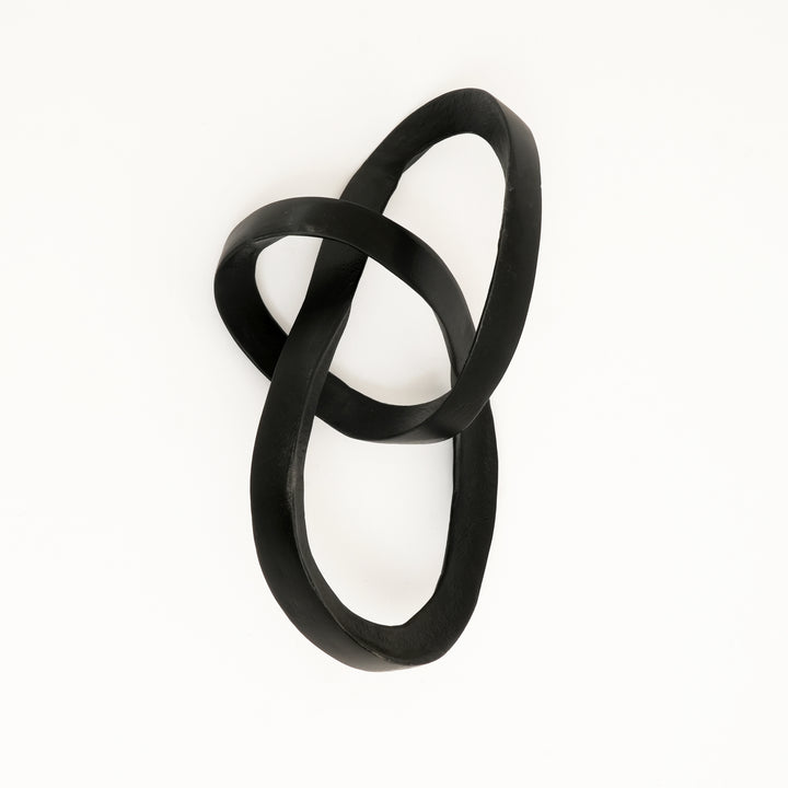 Interlocking Loop Aluminium Sculpture – Black