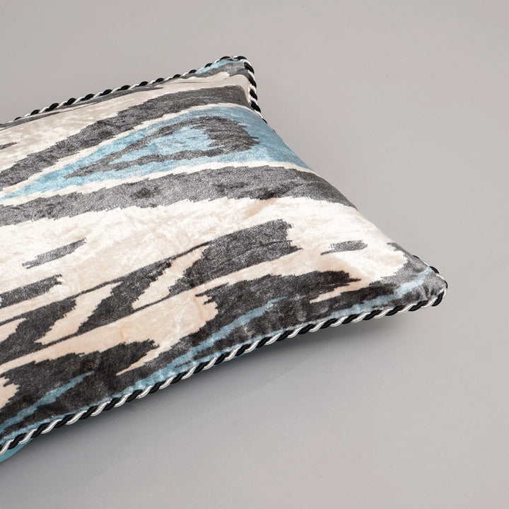 HOUSSE DE COUSSIN IMPRIMÉE EN COTON VISCOSE AVEC PIPING