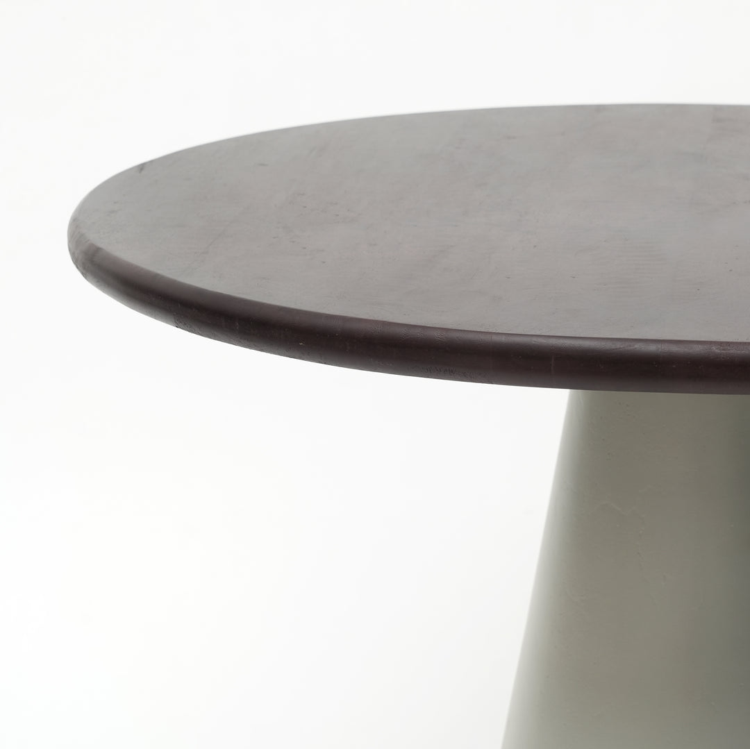 Solara Round Pedestal Dining Table – Modern European Elegance with Sculptural Base