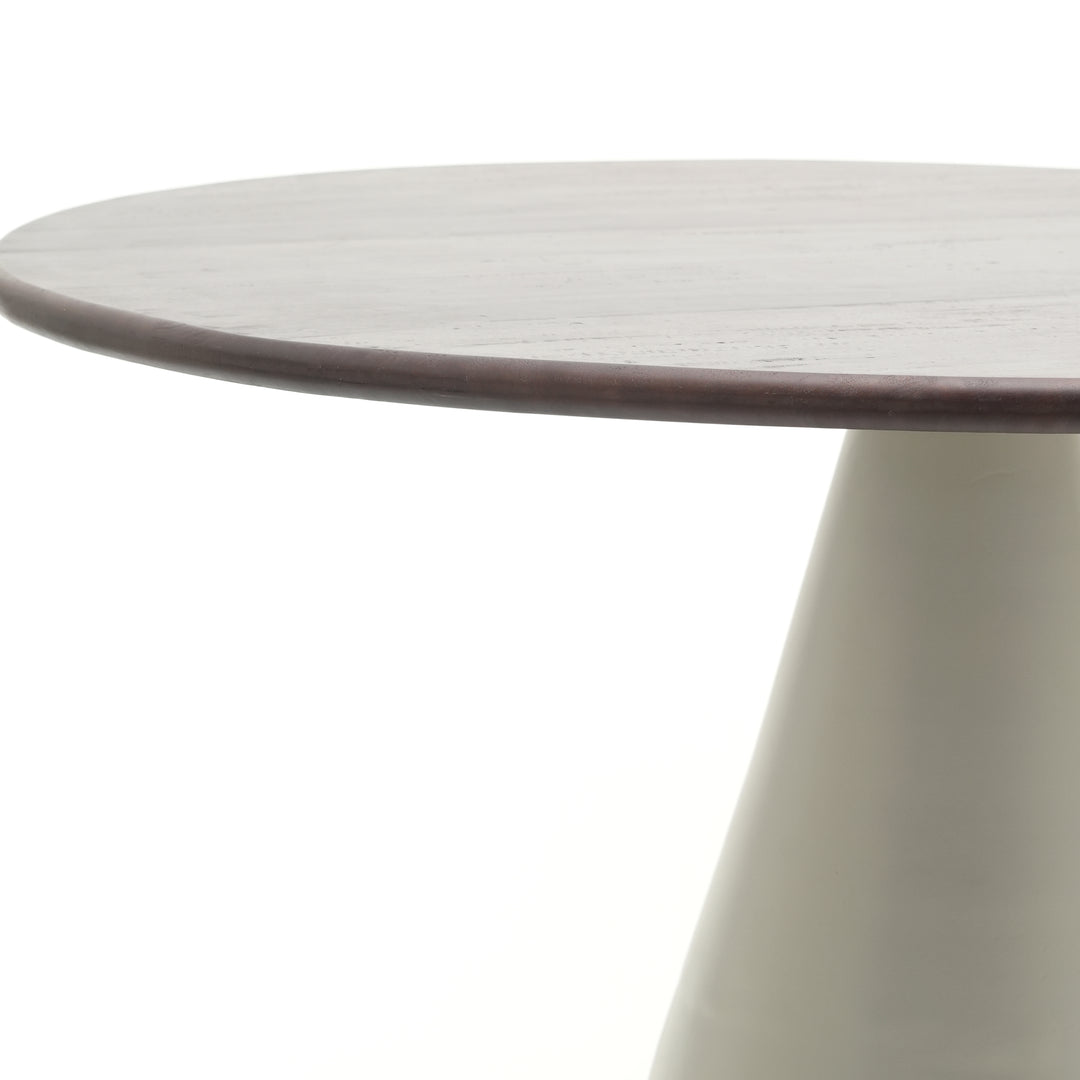 Nordic Wood Dining Table – Minimalist Scandinavian Design with Solid Wood Finish