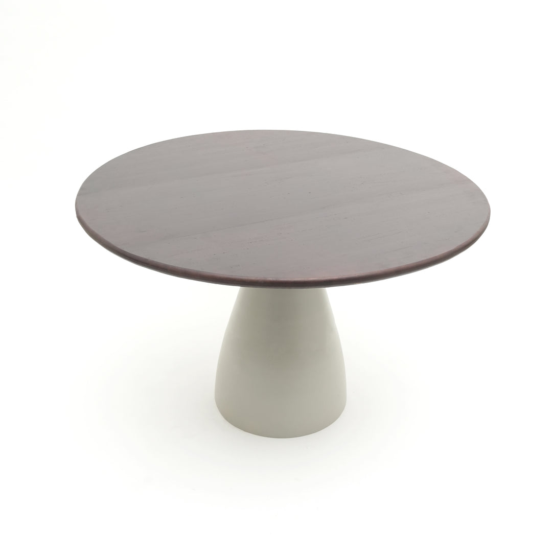Nordic Wood Dining Table – Minimalist Scandinavian Design with Solid Wood Finish