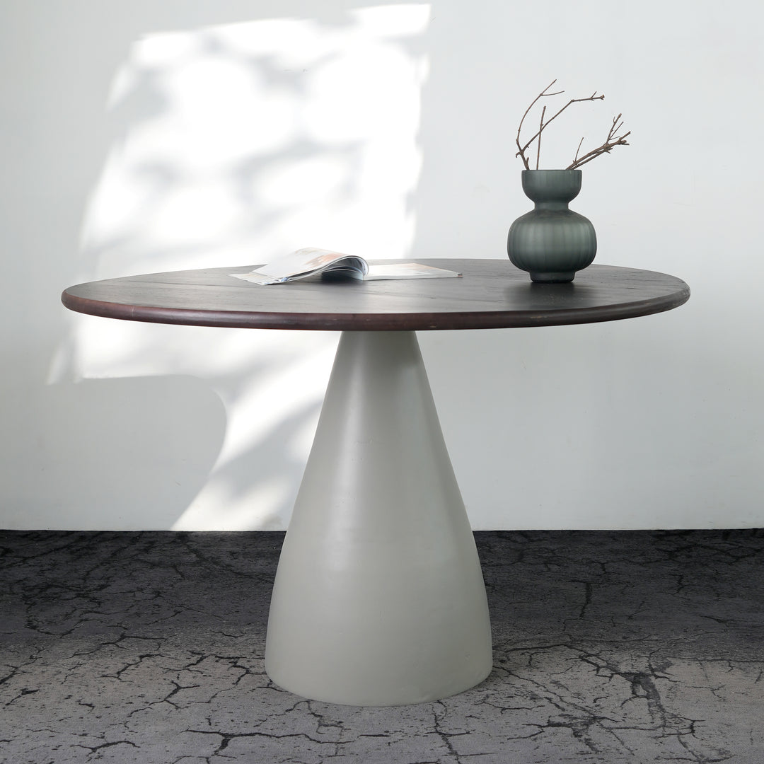 Nordic Wood Dining Table – Minimalist Scandinavian Design with Solid Wood Finish