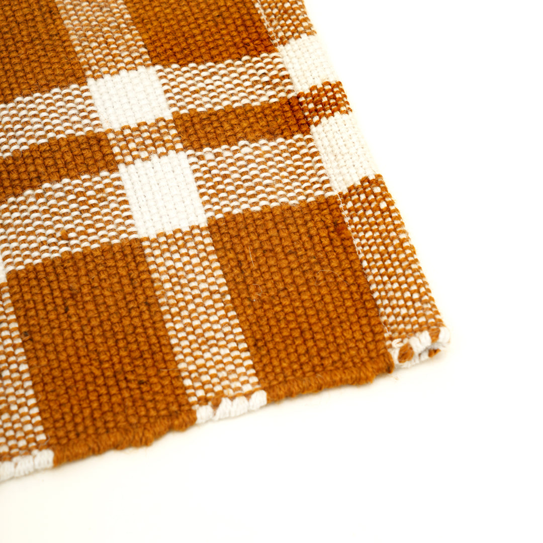 Gold Checker Stripe Placemat – Durable Polyester Table Mat for Elegant Dining