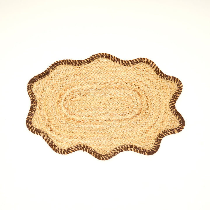Brown Scalloped Jute Placemat – Handwoven Eco-Friendly Table Mat