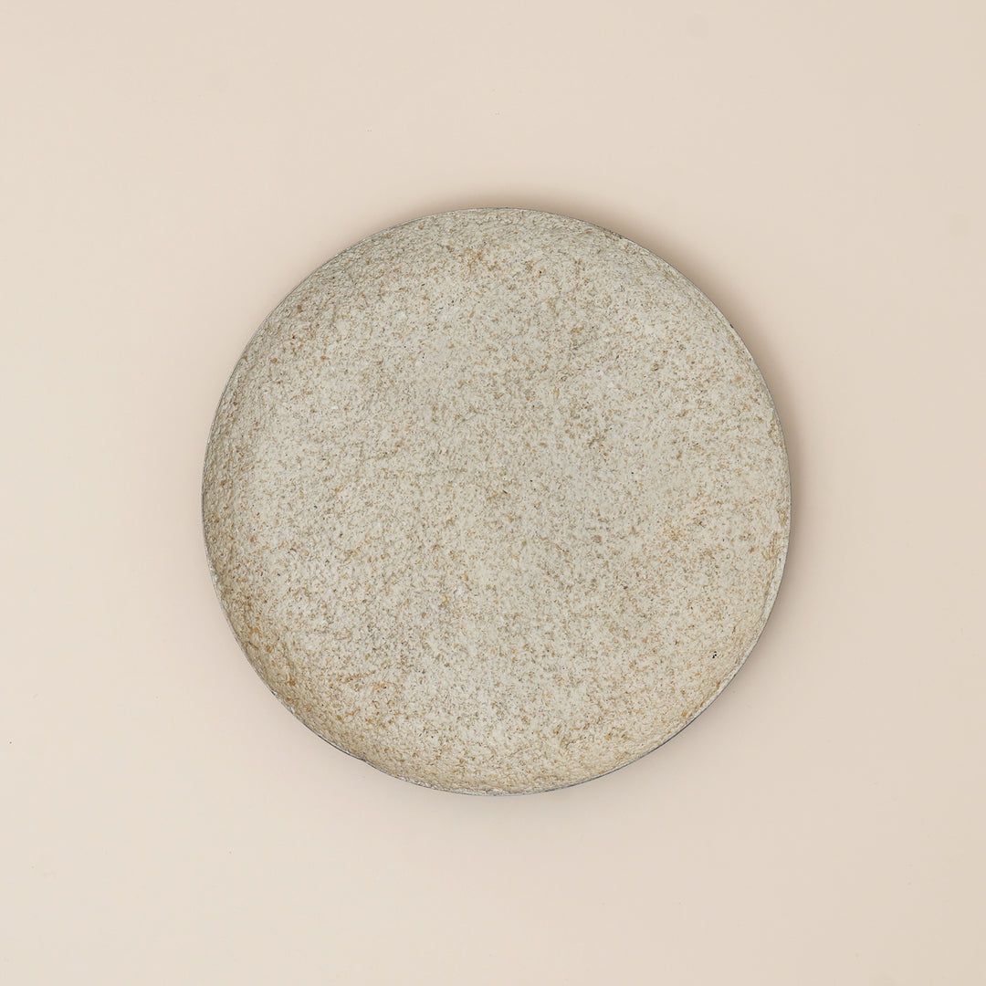 Atelier Noir Round Iron Tray – Minimalist Two-Tone Decorative Serving Tray