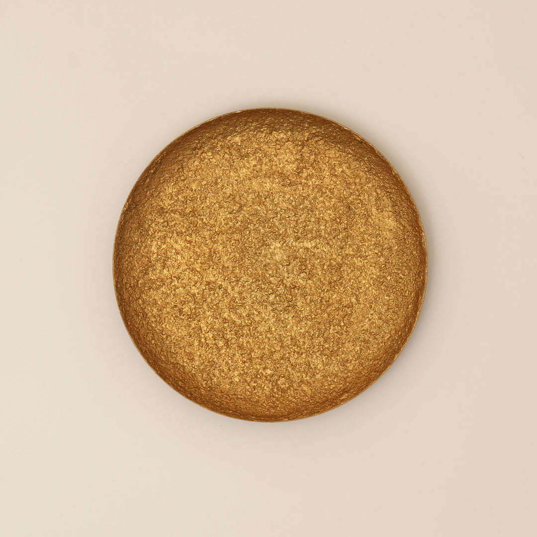Aurielle Textured Round Iron Tray – Hammered Gold Decorative Display Tray