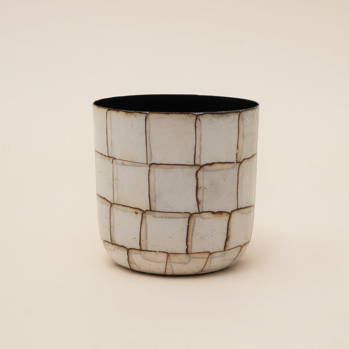 Pebble Mosaic Iron Pot – Decorative Metal Planter with Stone-Inspired Mosaic Finish
