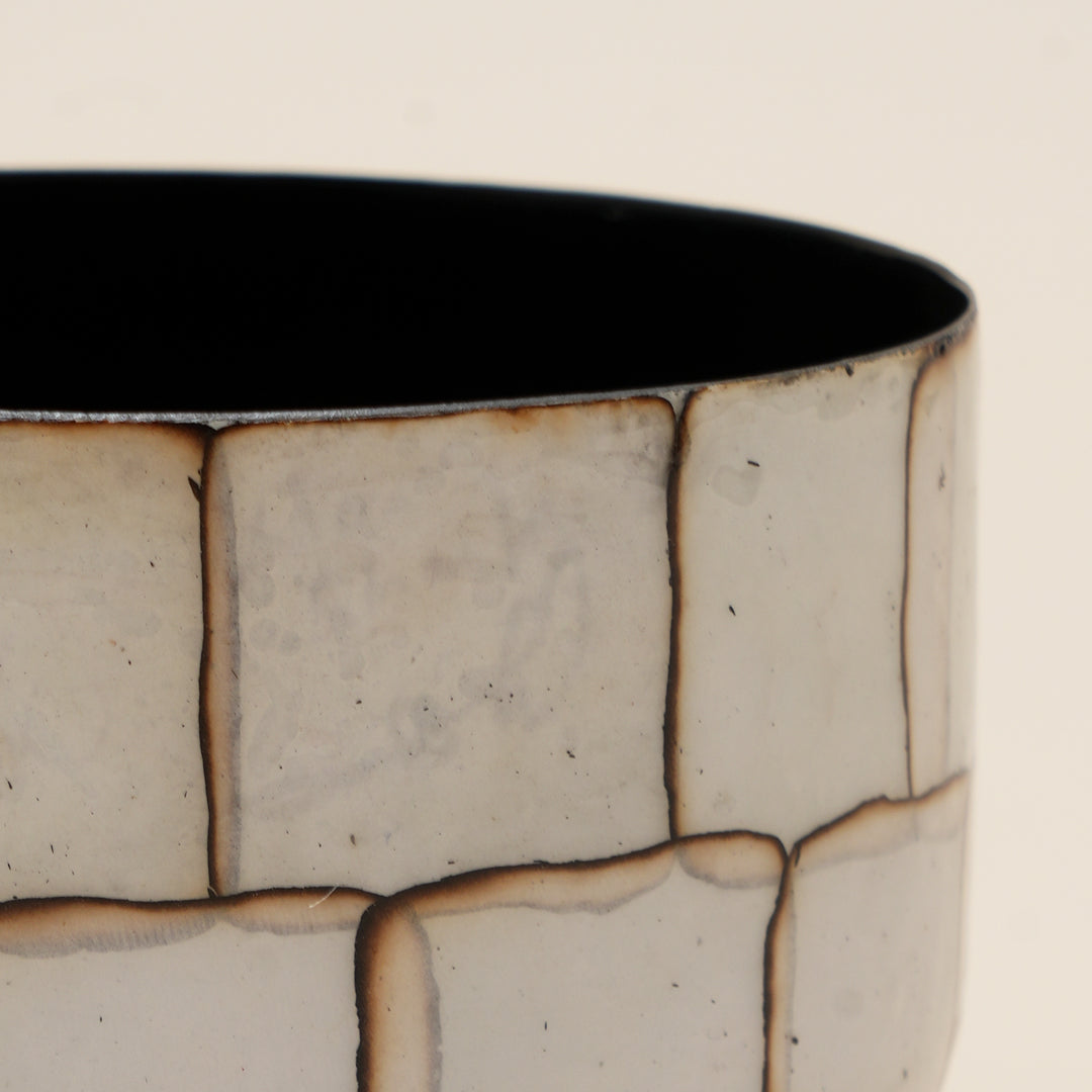 Set of 3 Vintage Crackle Glaze Round Iron Planter Pot – White Stone Mosaic Design