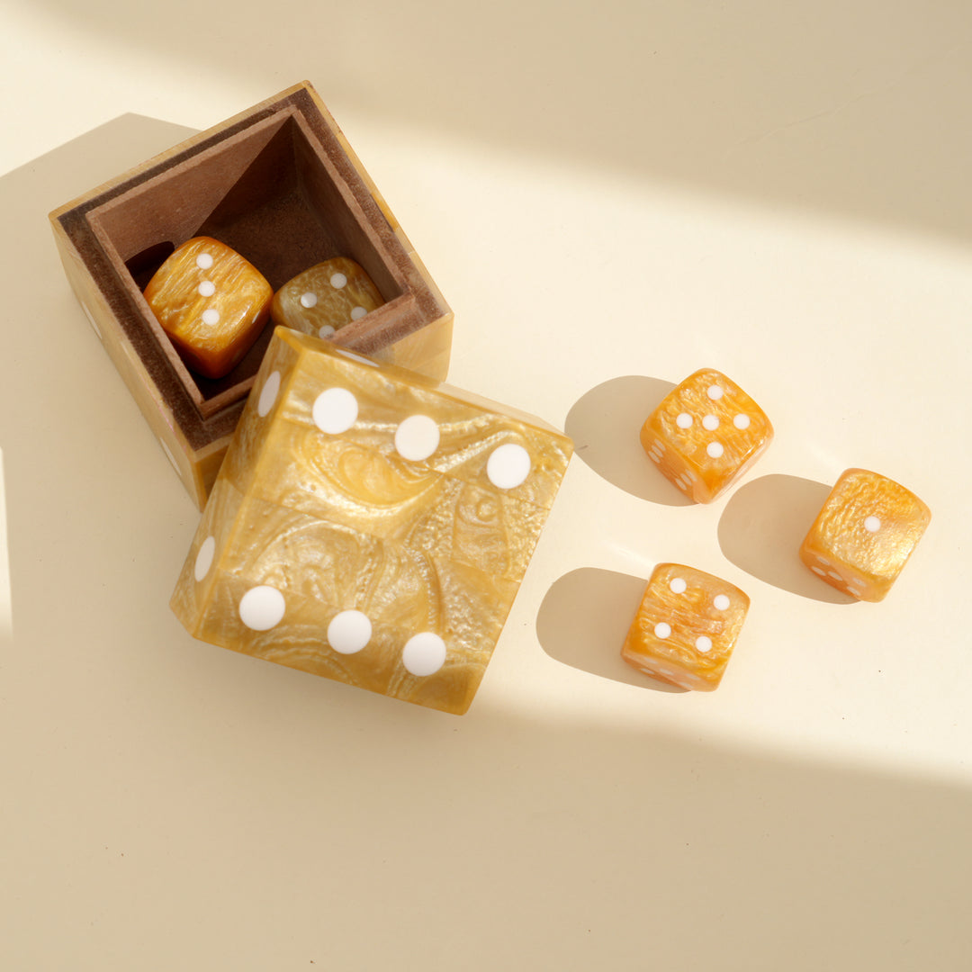Luxury Resin Dice Box with Matching Dice – Decorative Cube Storage