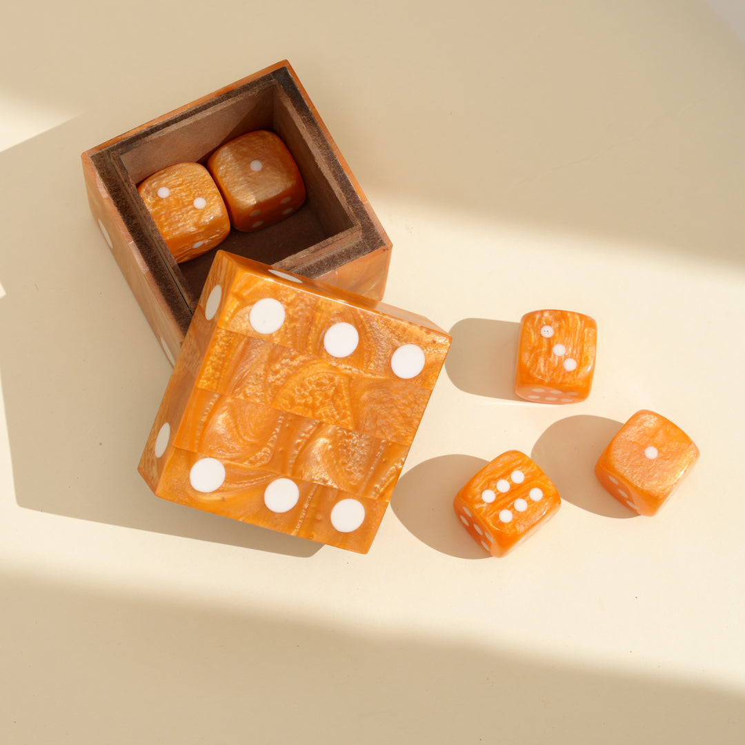 Luxury Resin Dice Box with Matching Dice – Decorative Cube Storage