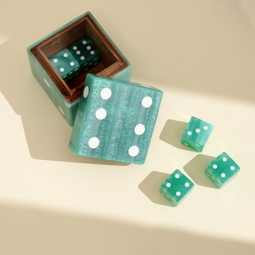 Luxury Resin Dice Box with Matching Dice – Decorative Cube Storage
