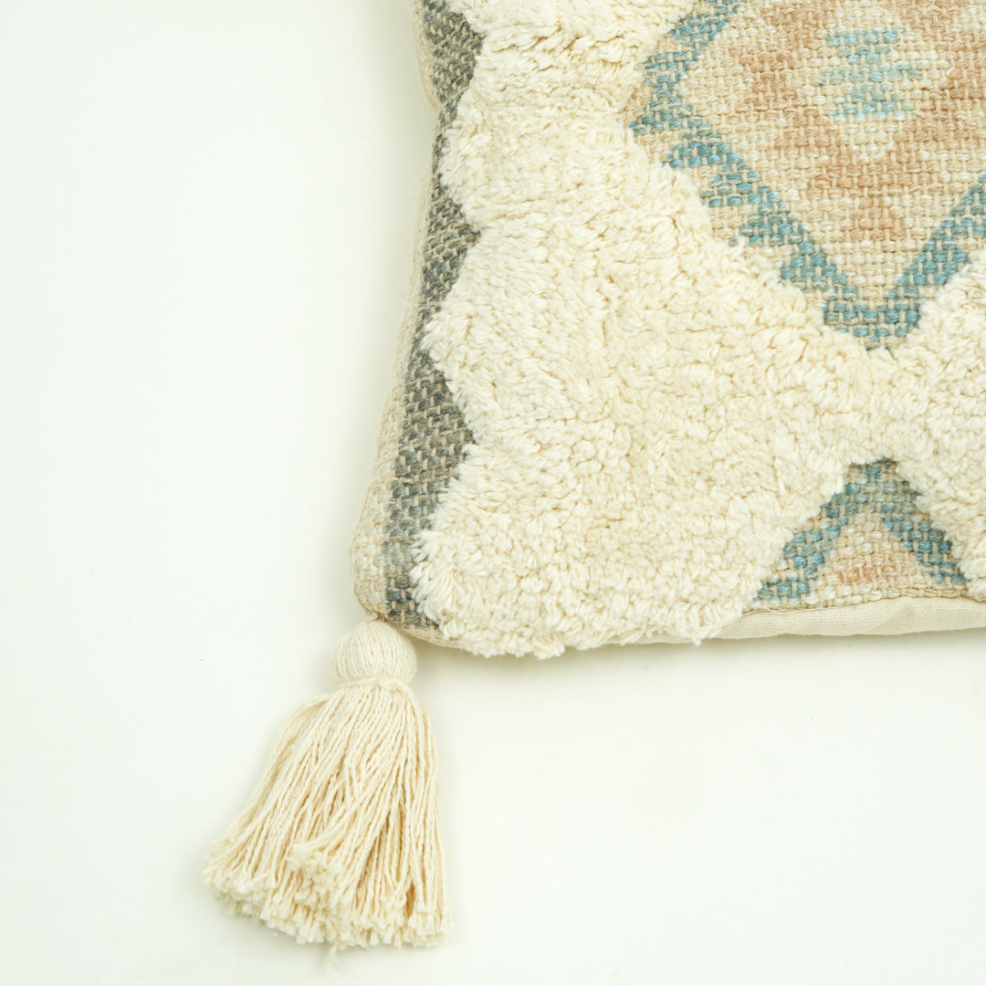 Sandstone Peaks Tufted Cushion with Tassels – Beige | 50×30 cm