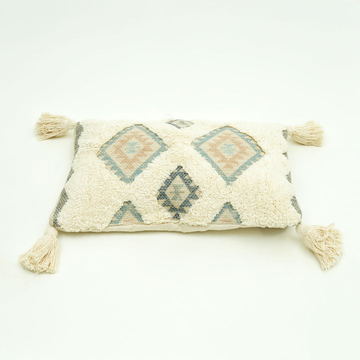 Sandstone Peaks Tufted Cushion with Tassels – Beige | 50×30 cm