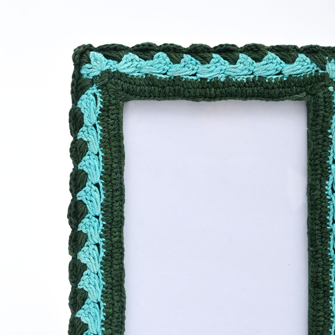 Sage Serenity Crochet Photo Frame 5×7 Inch – Green & Blue Décor