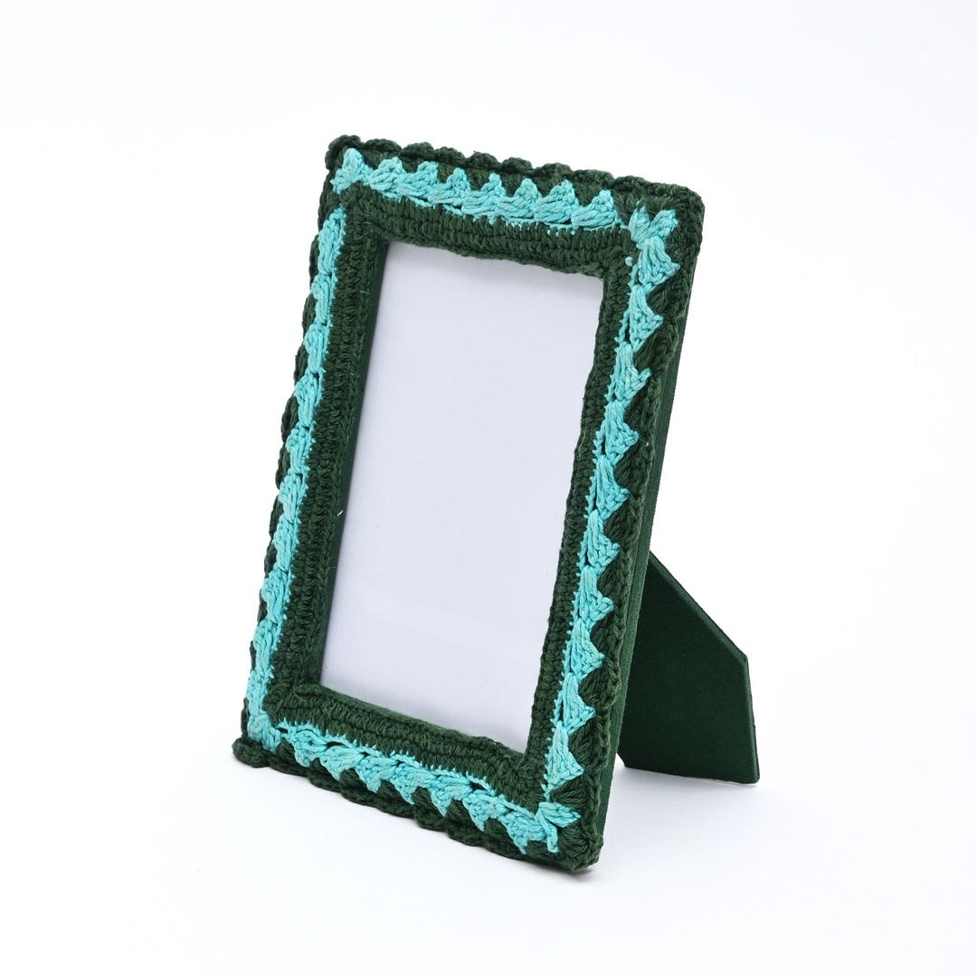 Sage Serenity Crochet Photo Frame 5×7 Inch – Green & Blue Décor