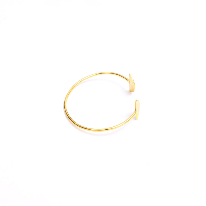 Open Fan-End Bangle – Minimal Gold Statement Piece