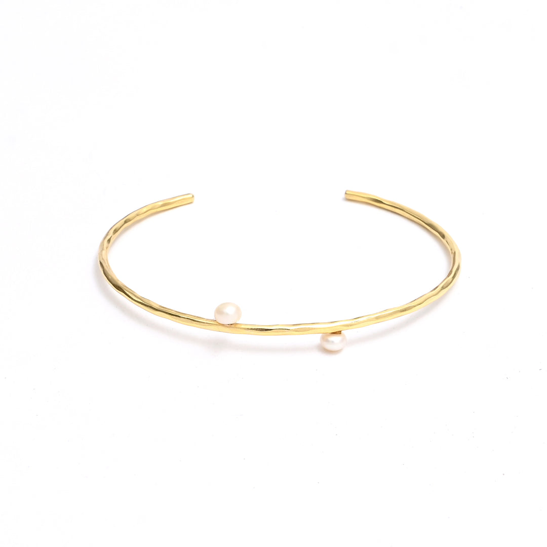 Pearl Bangle – Elegant Finish