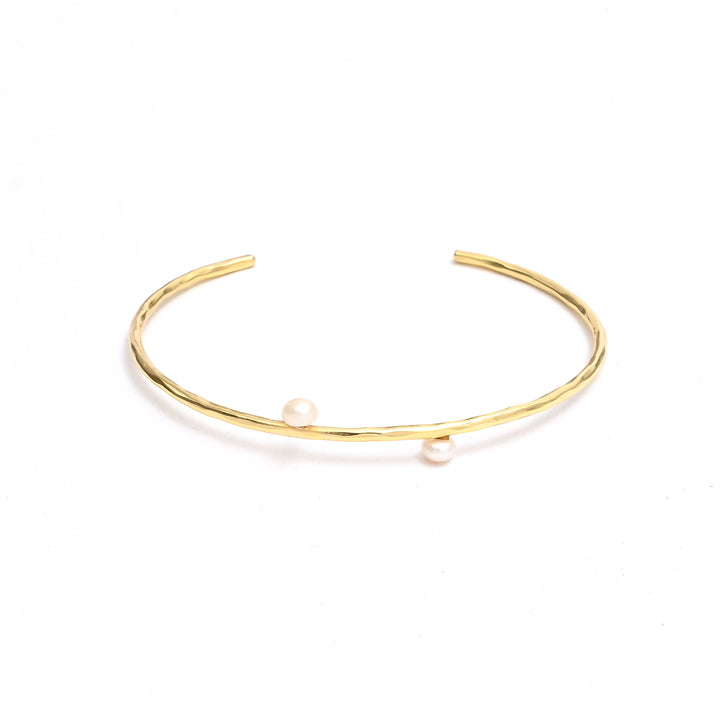 Pearl Bangle – Elegant Finish