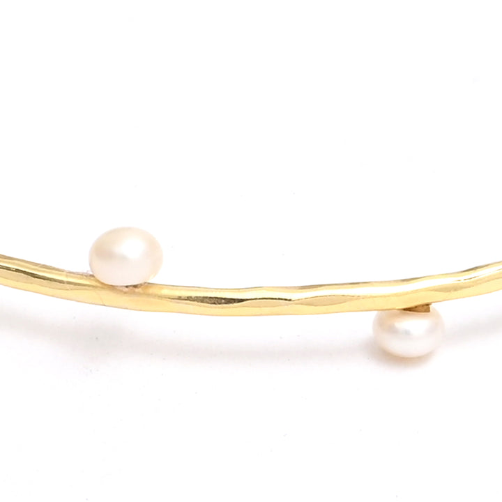 Pearl Bangle – Elegant Finish