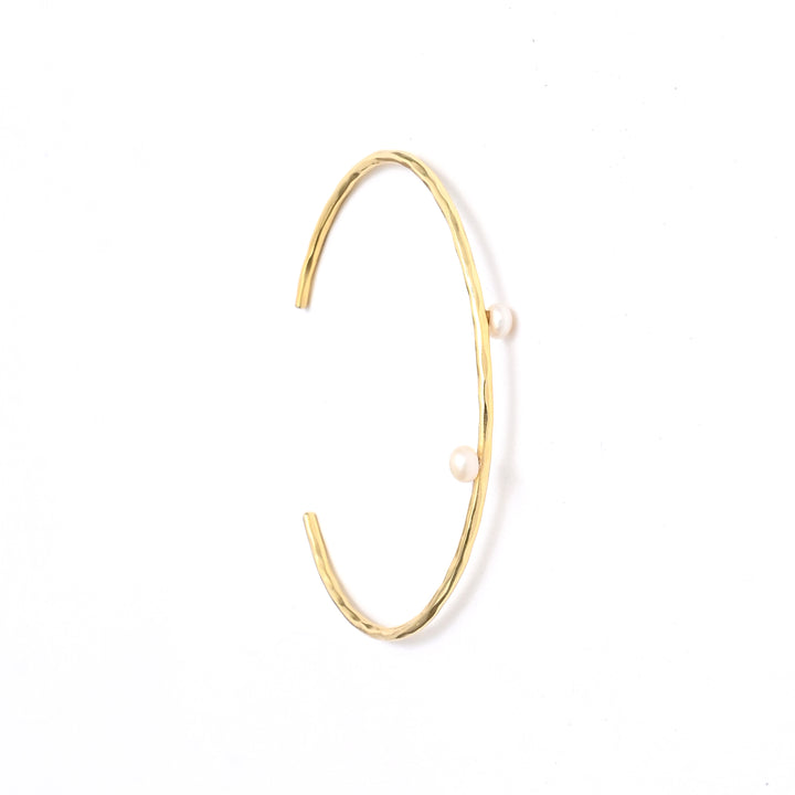 Pearl Bangle – Elegant Finish
