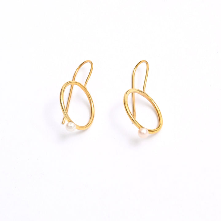 Pearl Drop Earrings – Opulent Design